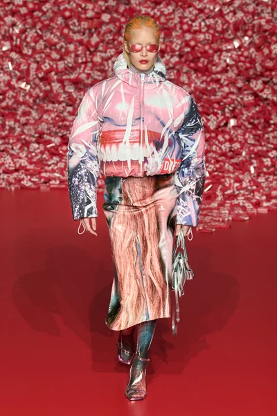 Look 64